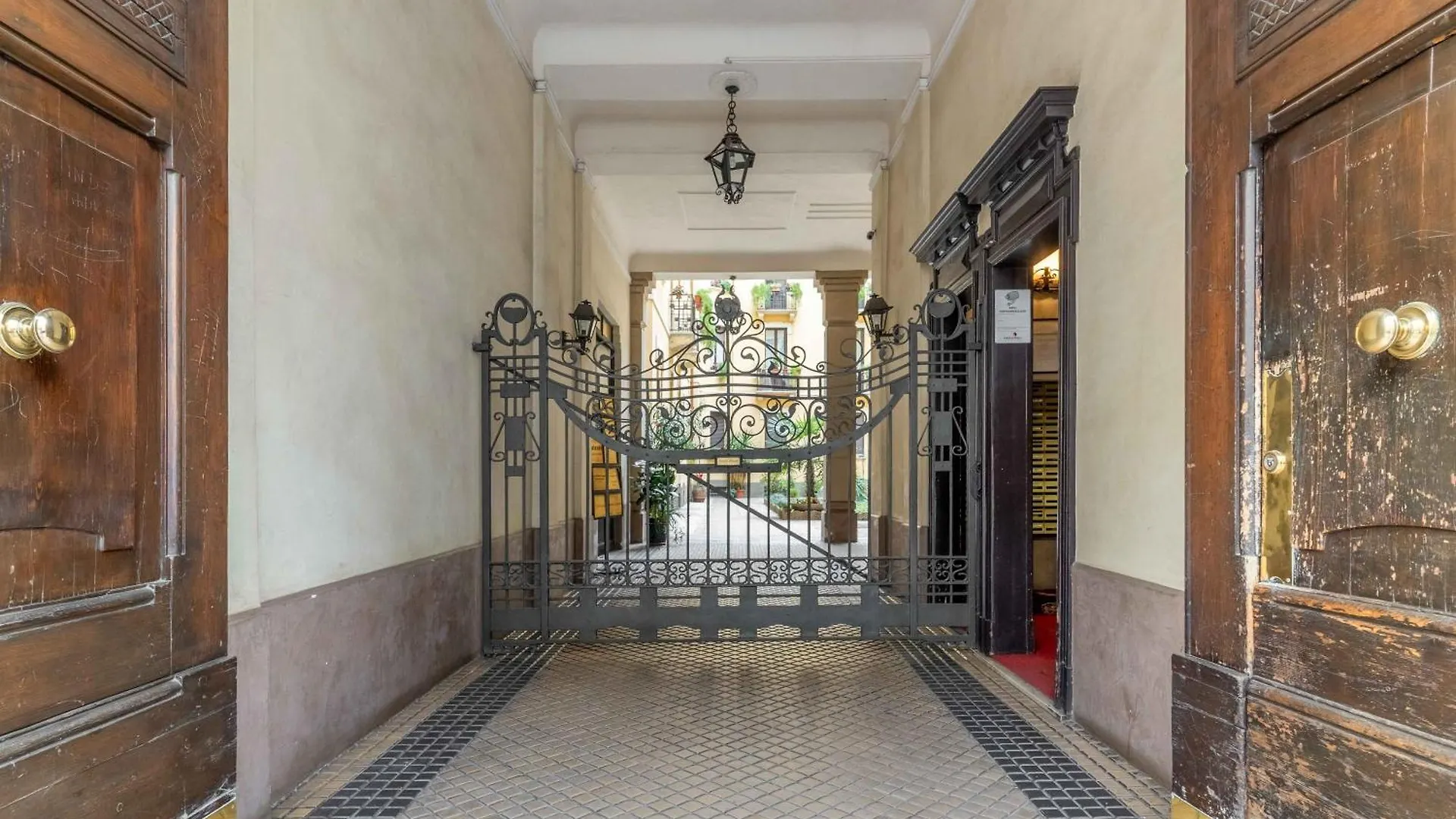 Vitruvio Palace Milan Apartment