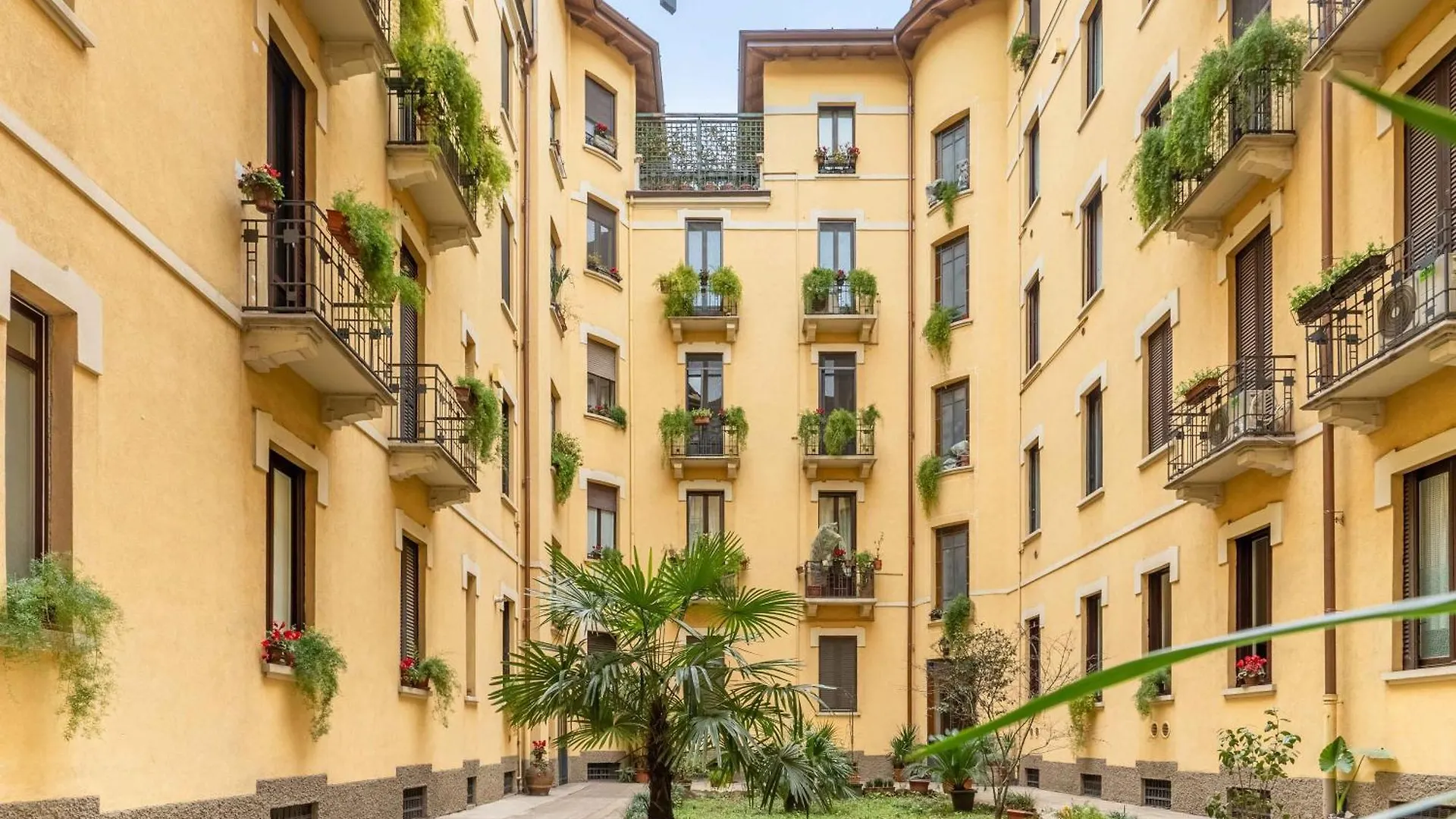Vitruvio Palace Milan 0*,  Italy
